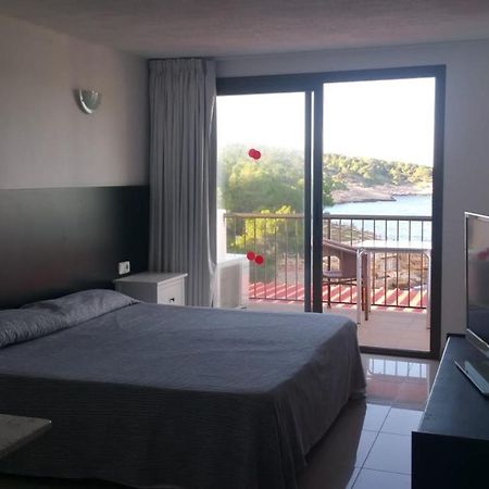 Es Grop Apartments Portinatx Esterno foto